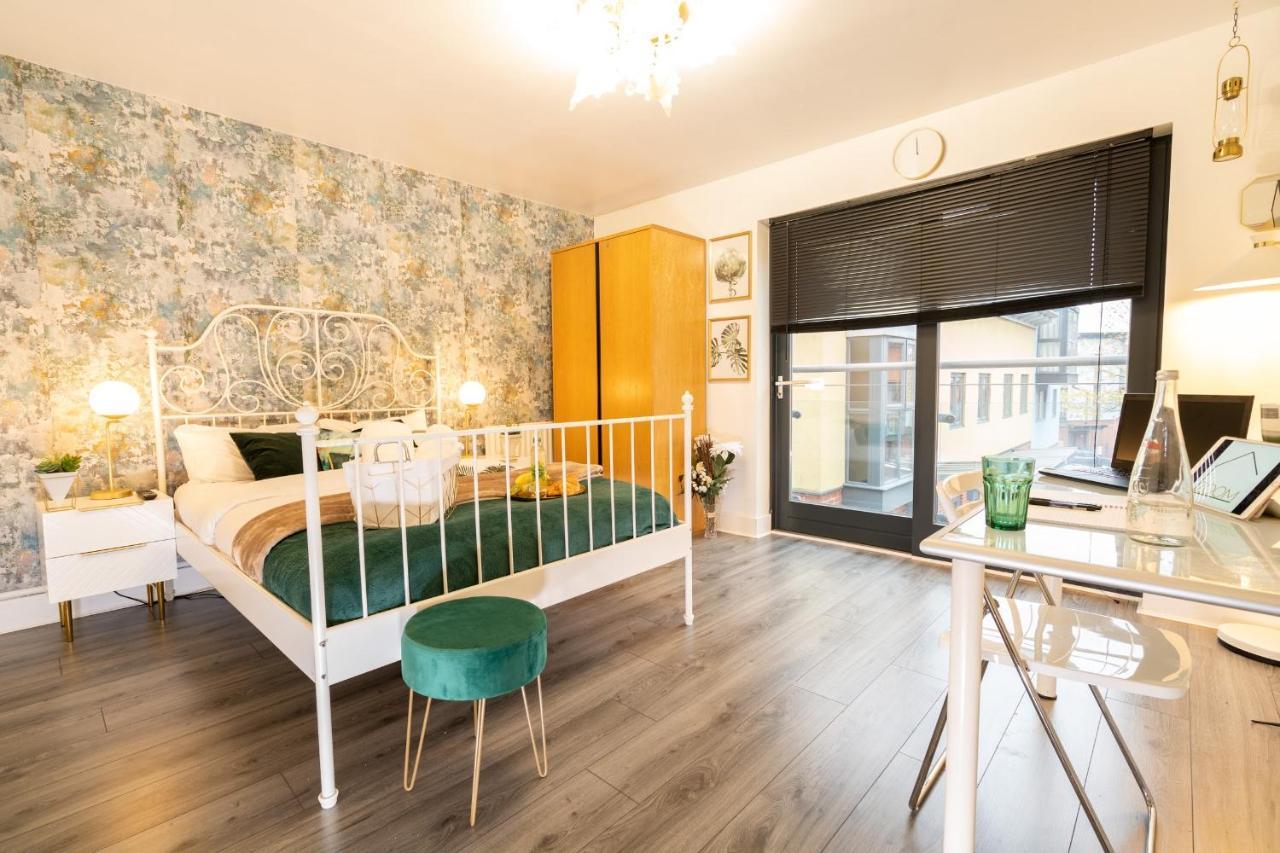 Luxe Place - Netflix & Workspace For 6 Birmingham Extérieur photo