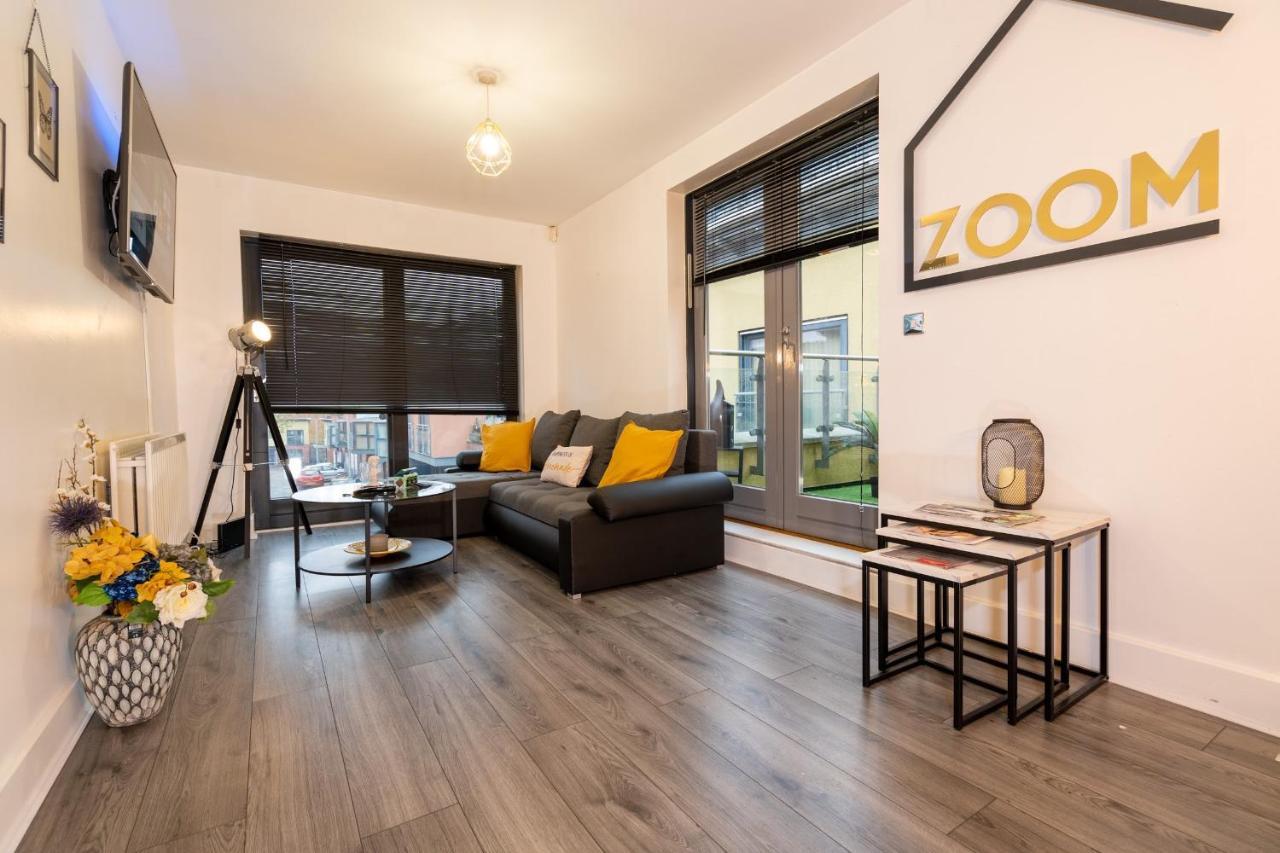 Luxe Place - Netflix & Workspace For 6 Birmingham Extérieur photo
