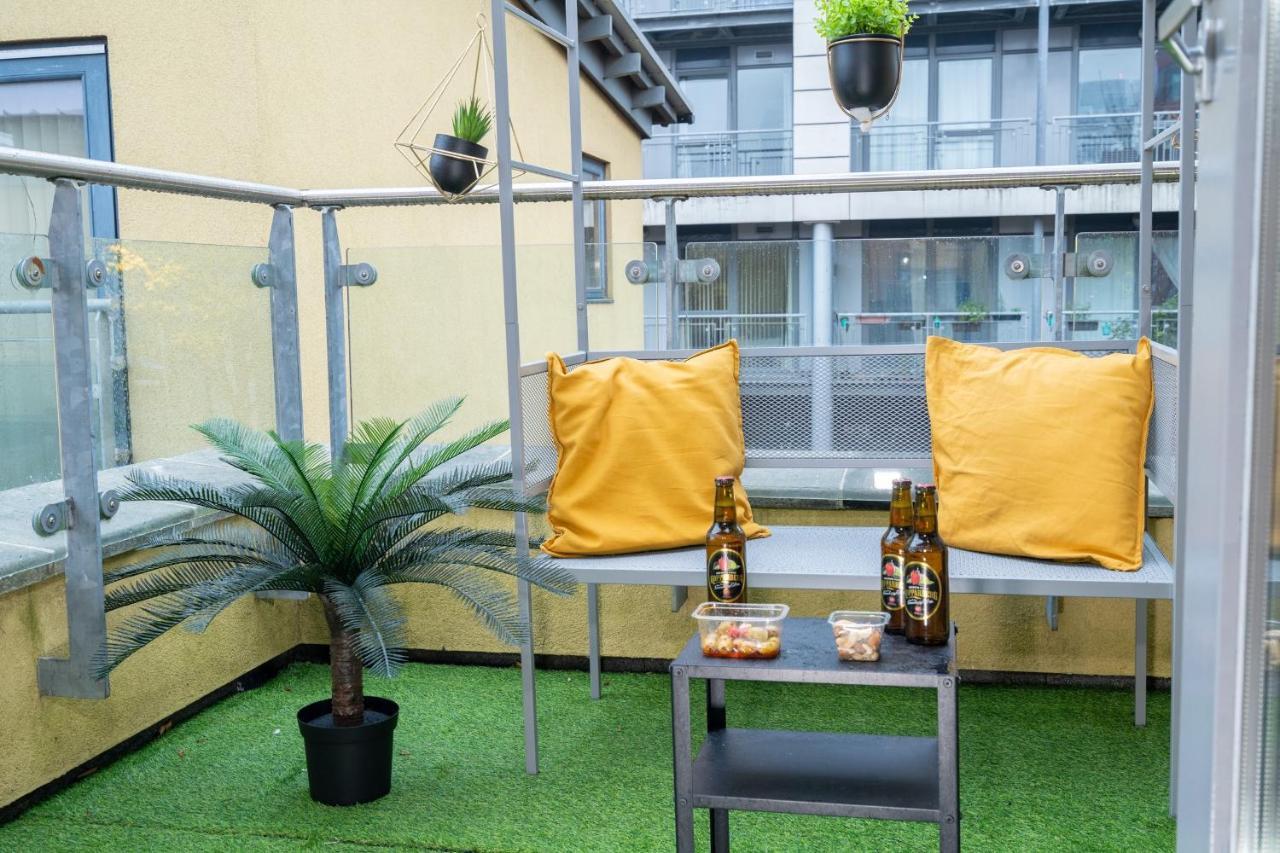 Luxe Place - Netflix & Workspace For 6 Birmingham Extérieur photo