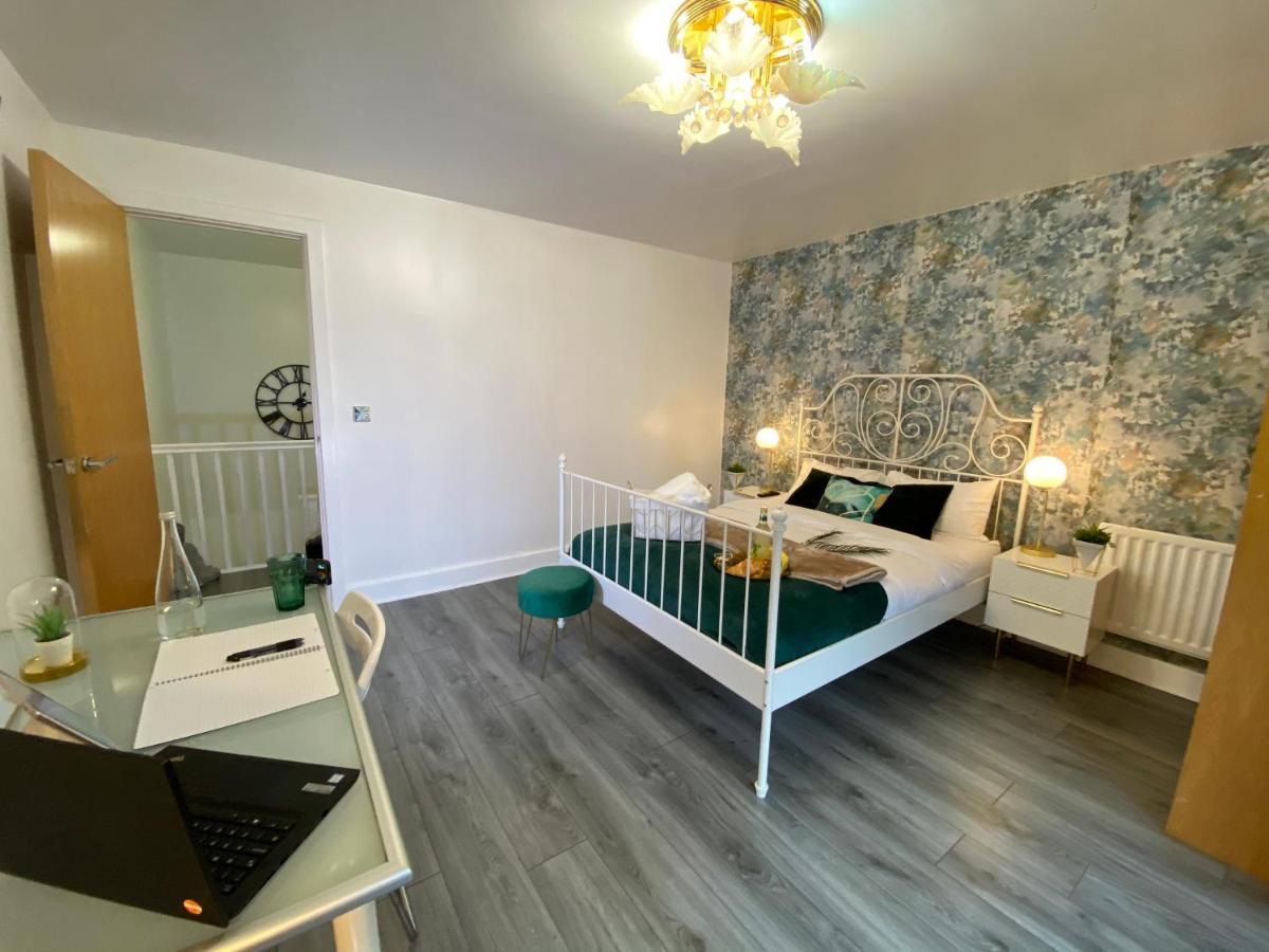 Luxe Place - Netflix & Workspace For 6 Birmingham Extérieur photo