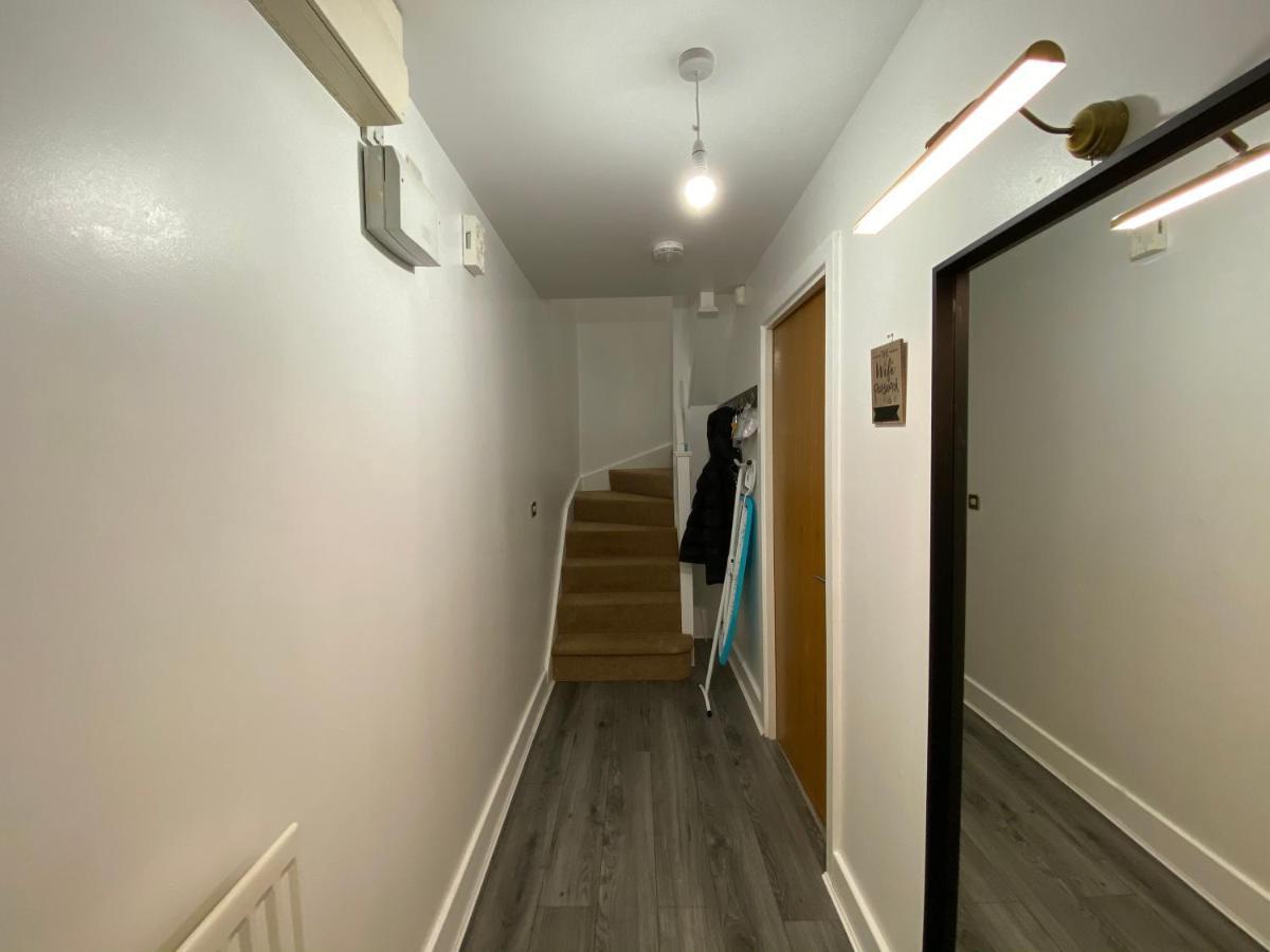 Luxe Place - Netflix & Workspace For 6 Birmingham Extérieur photo