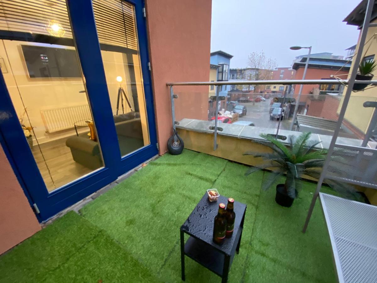 Luxe Place - Netflix & Workspace For 6 Birmingham Extérieur photo