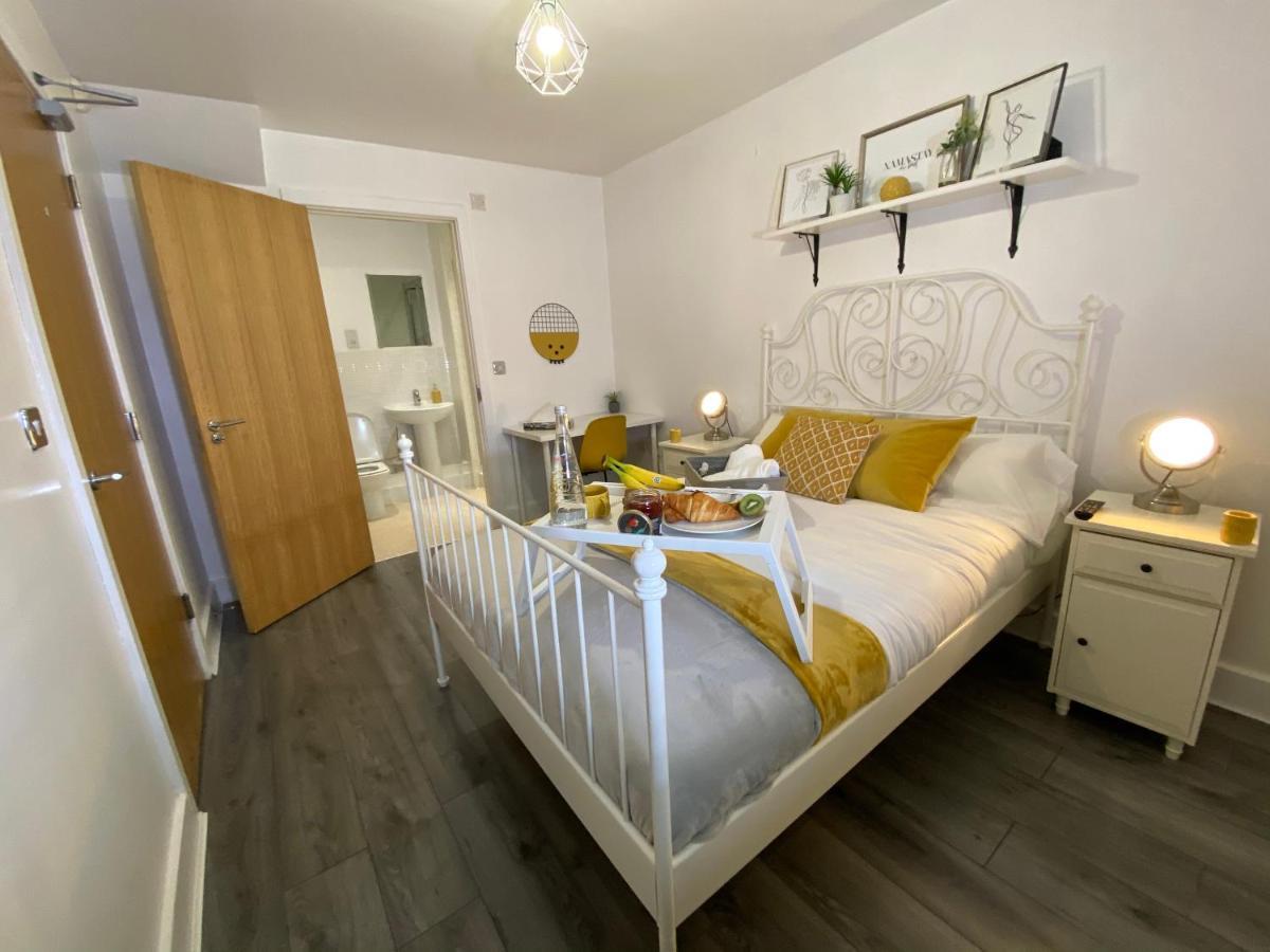 Luxe Place - Netflix & Workspace For 6 Birmingham Extérieur photo