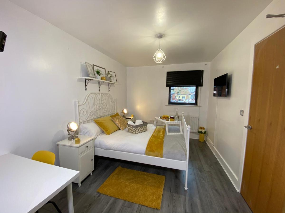 Luxe Place - Netflix & Workspace For 6 Birmingham Extérieur photo